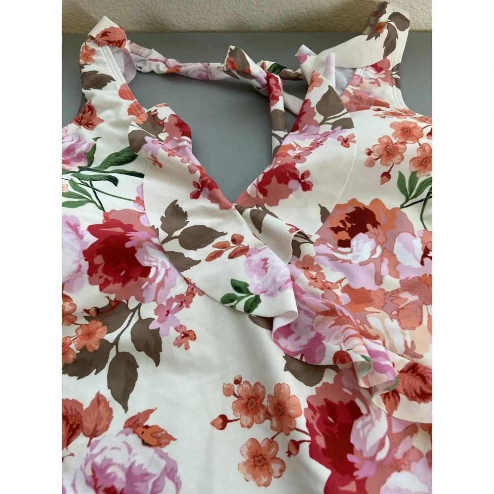 Cupshe Women's OnePiece Swimsuit Soft Bloom Tummy Control Halterneck Size XL NWT